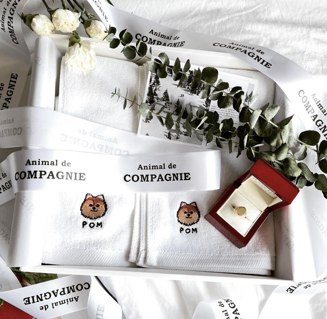 Pomeranian towel — lifestyle